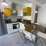 T3 Au Coeur D'arcachon, A 50m De La & 300m De La Gare, Parking Et Wifi Inclus - Fr-1-374-121